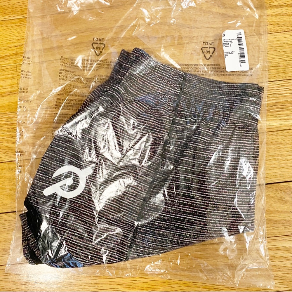 LULULEMON Peloton Limitless 4" Hotty Hot Short - Picture 9 of 9
